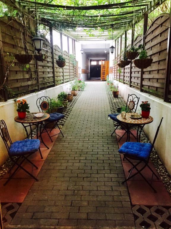 Tempelhof Nocleg ze śniadaniem 2*